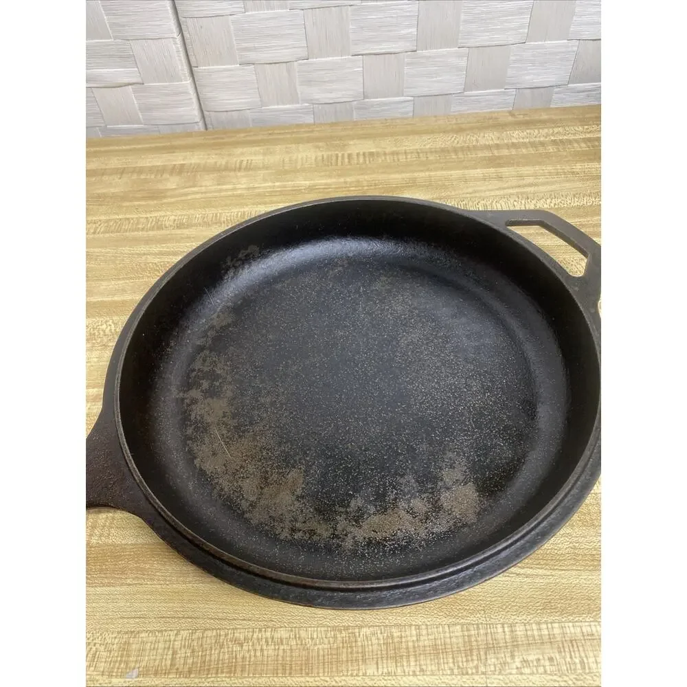 Vintage Lodge Cast Iron Skillet Pan 10” USA Frying Pan Round Corners